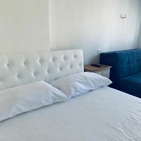 Royal Sea Studio Нетания Экстерьер фото